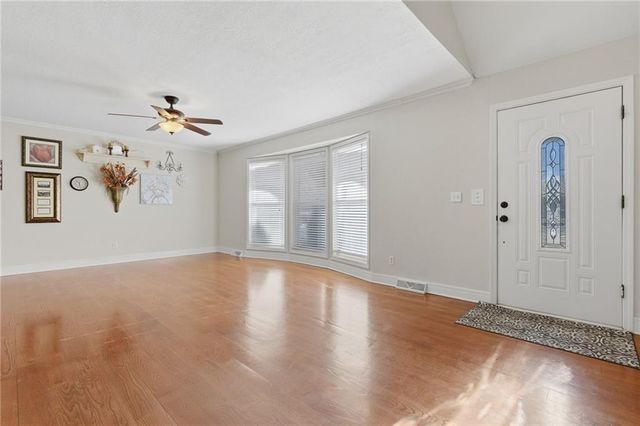 6708 NW 50TH Street, Kansas City, MO 64152