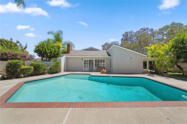 1453 Post, Fullerton, CA 92833