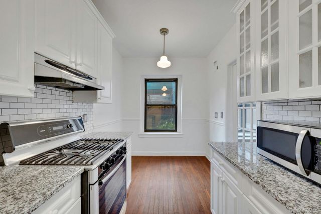 143 Garth Road 1J, Scarsdale, NY 10583