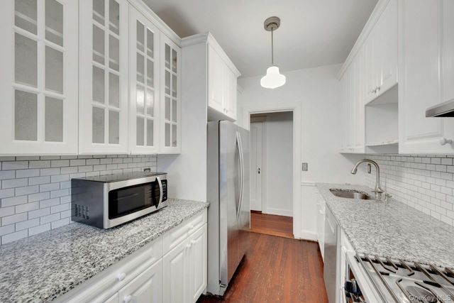 143 Garth Road 1J, Scarsdale, NY 10583