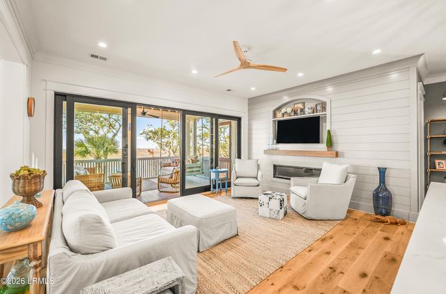 84 Old Oyster Factory Road, Beaufort, SC 29906