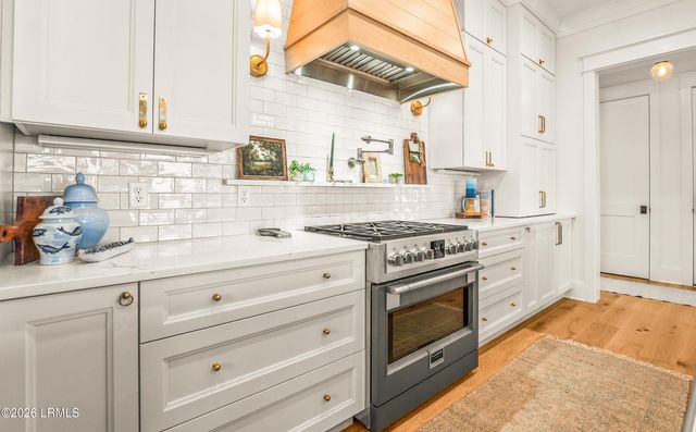 84 Old Oyster Factory Road, Beaufort, SC 29906