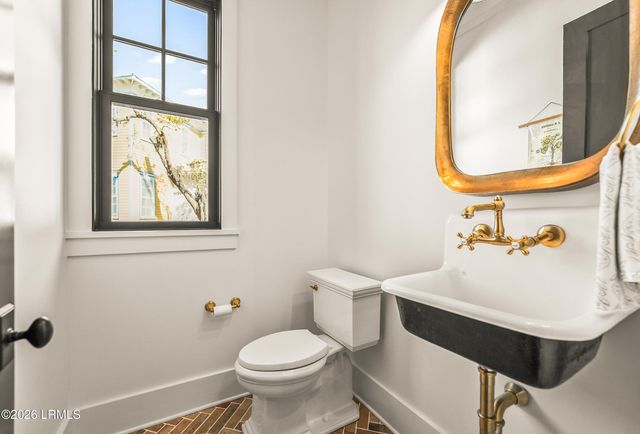 84 Old Oyster Factory Road, Beaufort, SC 29906