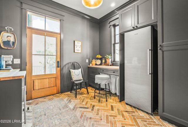 84 Old Oyster Factory Road, Beaufort, SC 29906