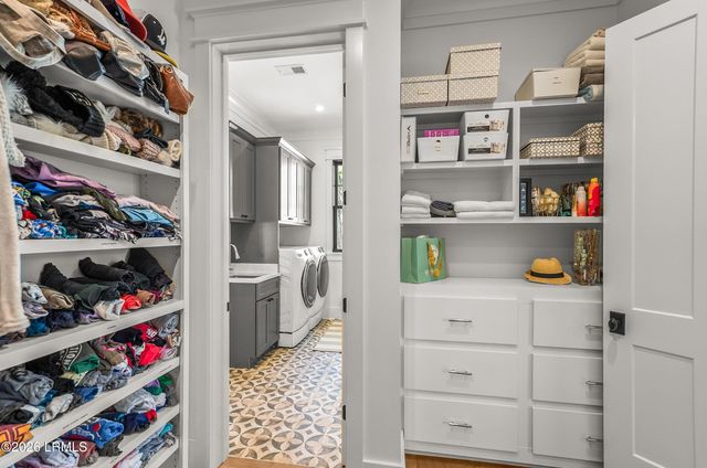 84 Old Oyster Factory Road, Beaufort, SC 29906