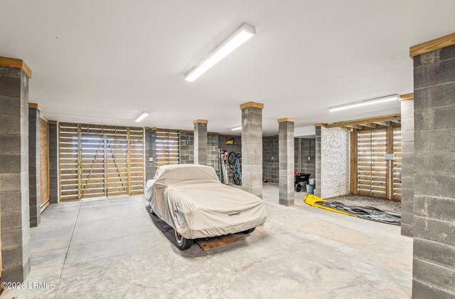 84 Old Oyster Factory Road, Beaufort, SC 29906