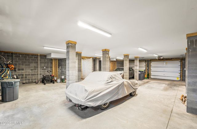 84 Old Oyster Factory Road, Beaufort, SC 29906