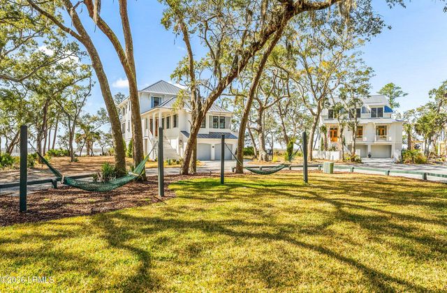 84 Old Oyster Factory Road, Beaufort, SC 29906