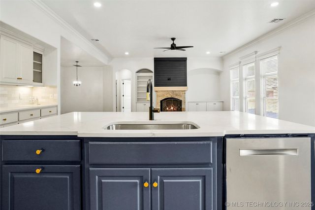 11280 S 72nd East Court, Bixby, OK 74008