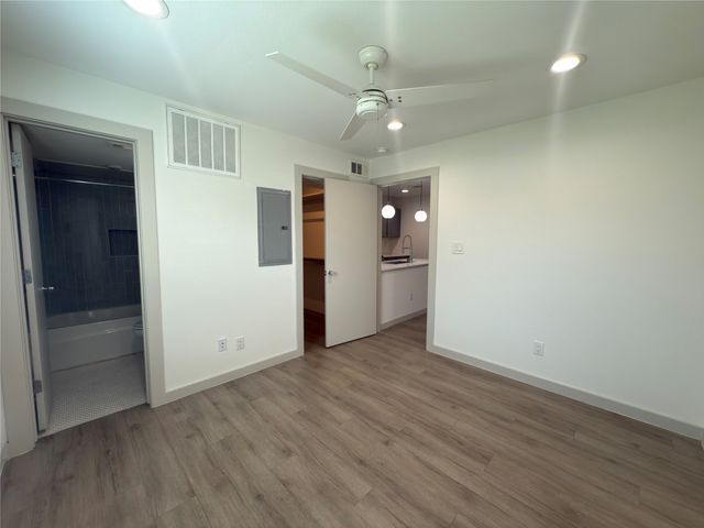 4526 Munger Avenue 105, Dallas, TX 75204