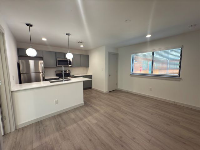 4526 Munger Avenue 105, Dallas, TX 75204