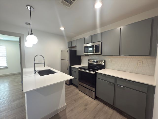 4526 Munger Avenue 105, Dallas, TX 75204