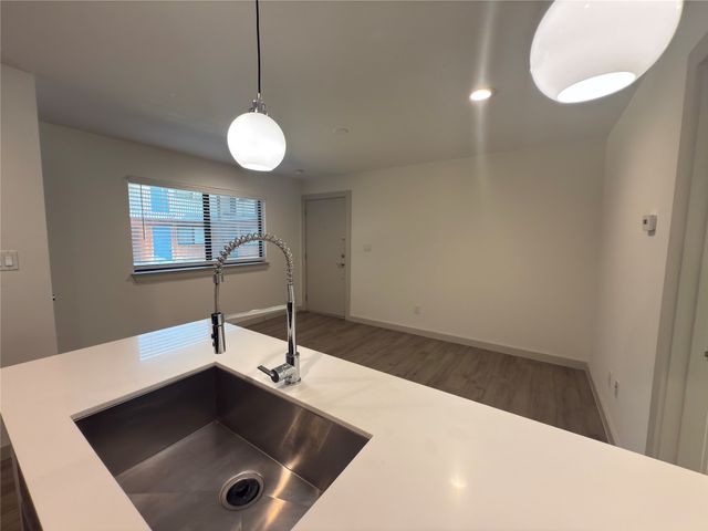 4526 Munger Avenue 105, Dallas, TX 75204