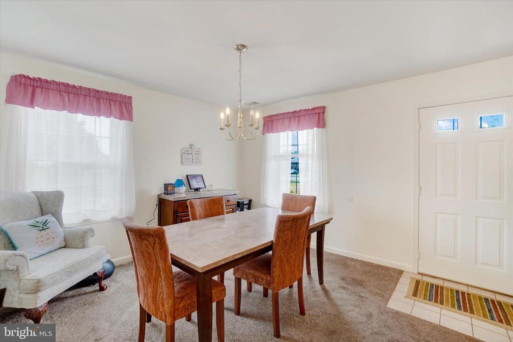 Image 11 of property listing at 1010 VILLAGE WAY #1010, York, PA 17404