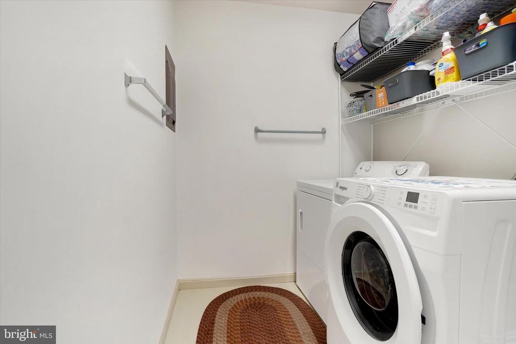 Image 12 of property listing at 1010 VILLAGE WAY #1010, York, PA 17404