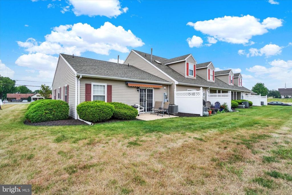Image 19 of property listing at 1010 VILLAGE WAY #1010, York, PA 17404