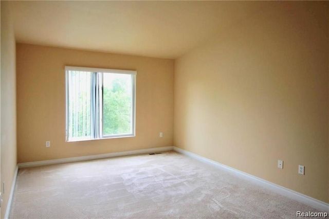 806 Red Run Drive, Troy, MI 48085