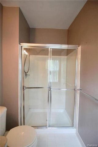 806 Red Run Drive, Troy, MI 48085