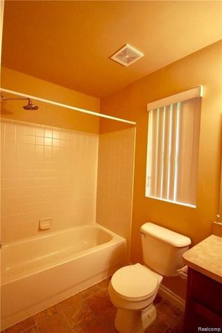 806 Red Run Drive, Troy, MI 48085