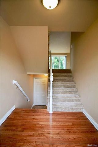 806 Red Run Drive, Troy, MI 48085