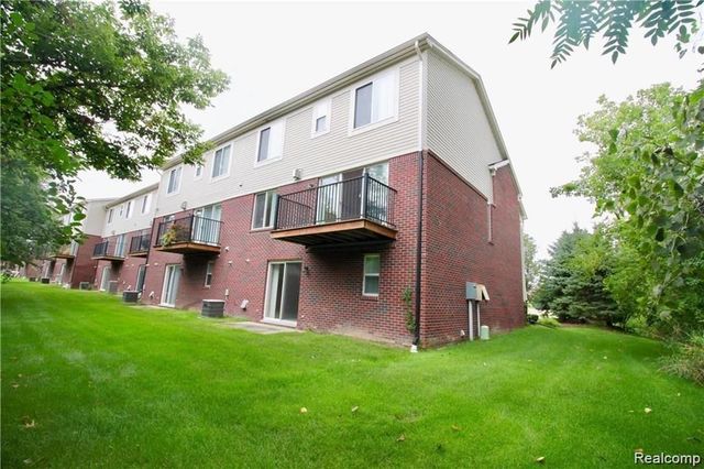 806 Red Run Drive, Troy, MI 48085