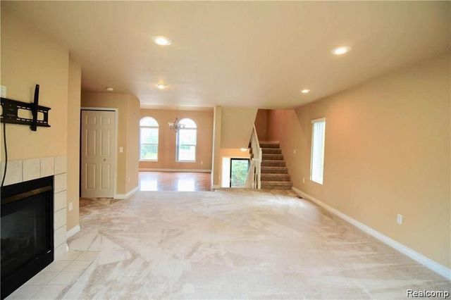 806 Red Run Drive, Troy, MI 48085