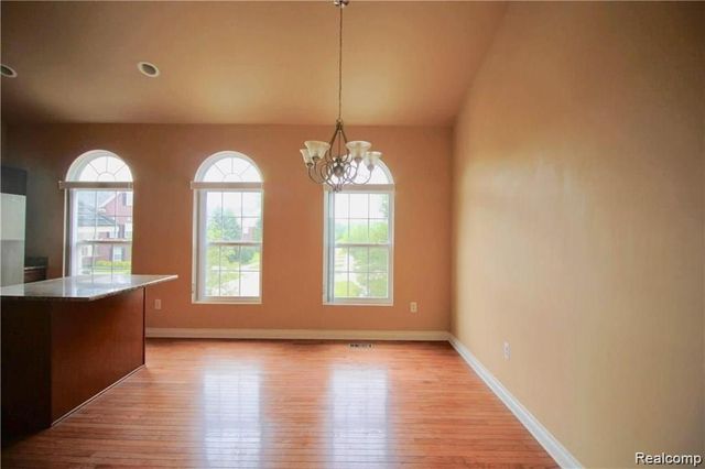 806 Red Run Drive, Troy, MI 48085