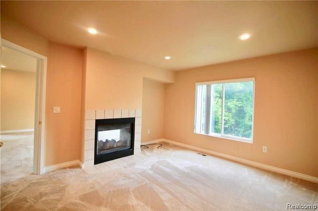 806 Red Run Drive, Troy, MI 48085