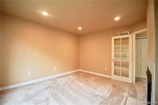 806 Red Run Drive, Troy, MI 48085