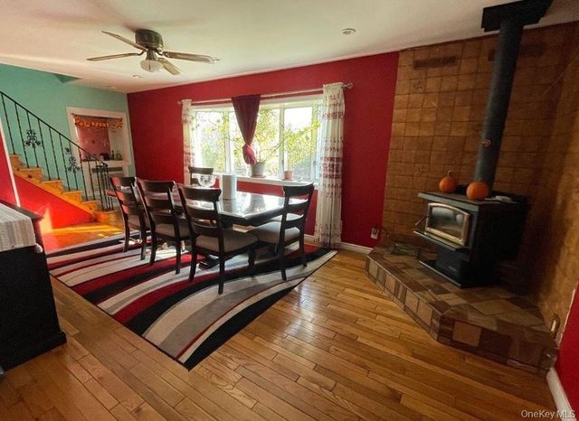 54 Camden Place, New Hyde Park, NY 11040