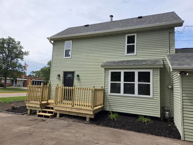 325 SW School Street, Ankeny, IA 50023