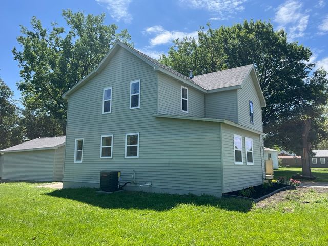 325 SW School Street, Ankeny, IA 50023