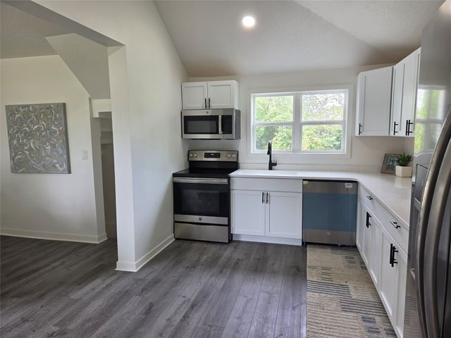 325 SW School Street, Ankeny, IA 50023