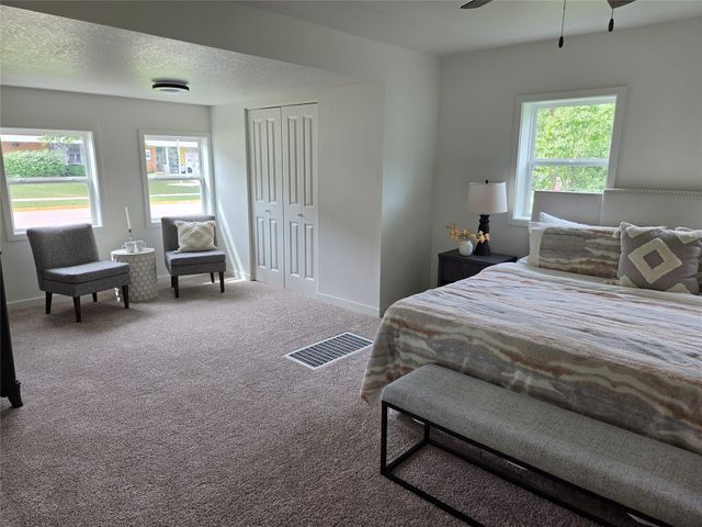 325 SW School Street, Ankeny, IA 50023
