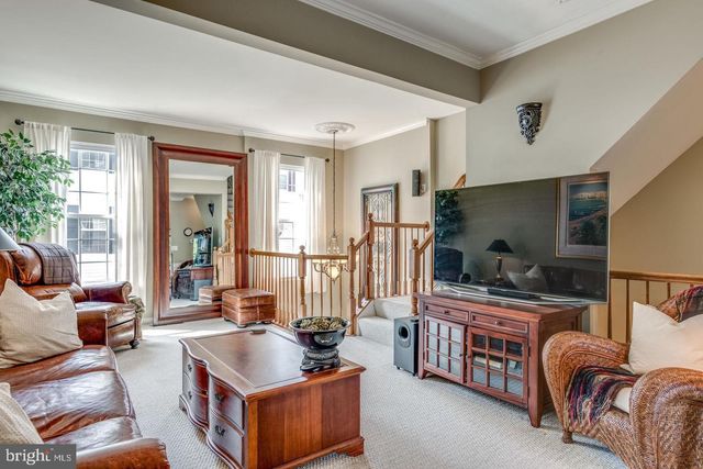 43726 CLEAR LAKE SQ, Ashburn, VA 20147