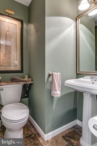 43726 CLEAR LAKE SQ, Ashburn, VA 20147