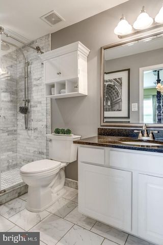 43726 CLEAR LAKE SQ, Ashburn, VA 20147