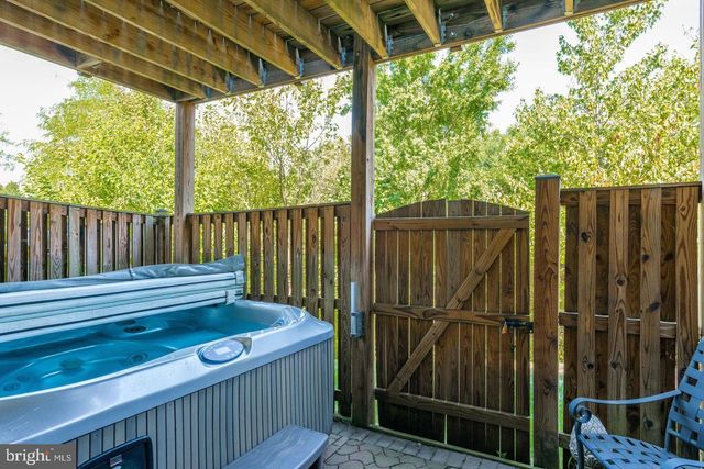 43726 CLEAR LAKE SQ, Ashburn, VA 20147