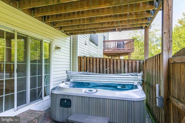 43726 CLEAR LAKE SQ, Ashburn, VA 20147