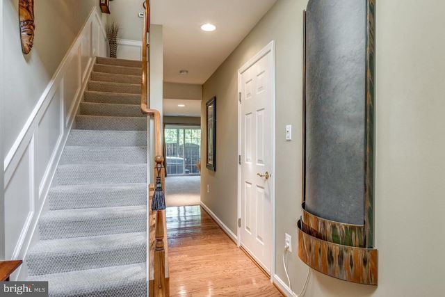 43726 CLEAR LAKE SQ, Ashburn, VA 20147