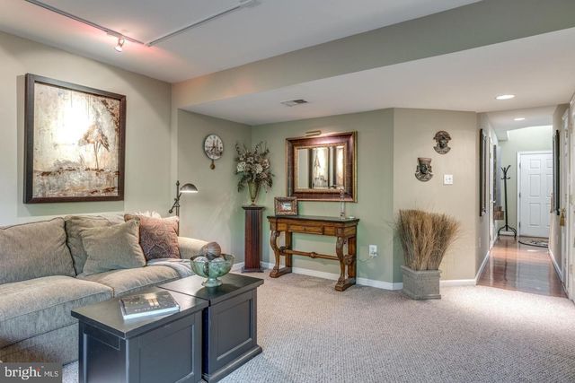 43726 CLEAR LAKE SQ, Ashburn, VA 20147