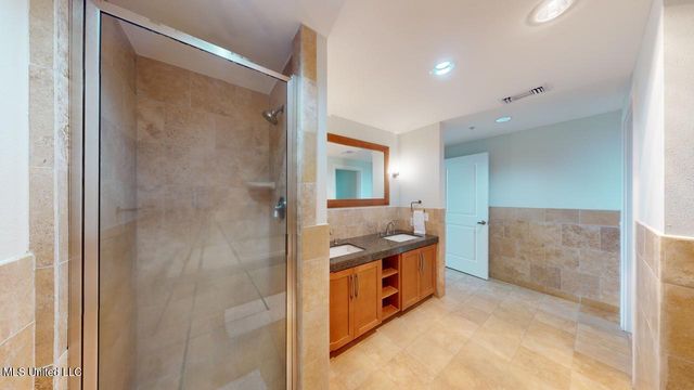 2060 Beach Boulevard, 701, Biloxi, MS 39531