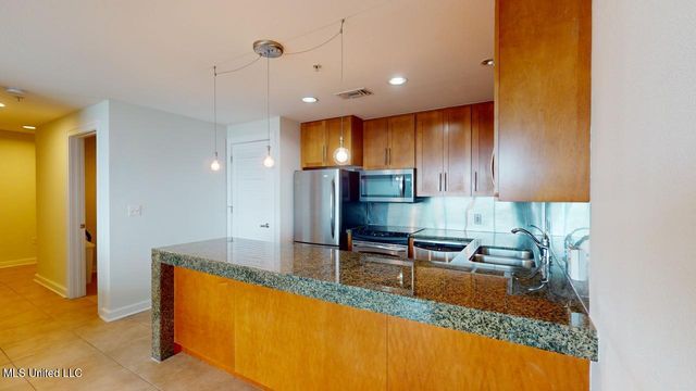 2060 Beach Boulevard, 701, Biloxi, MS 39531