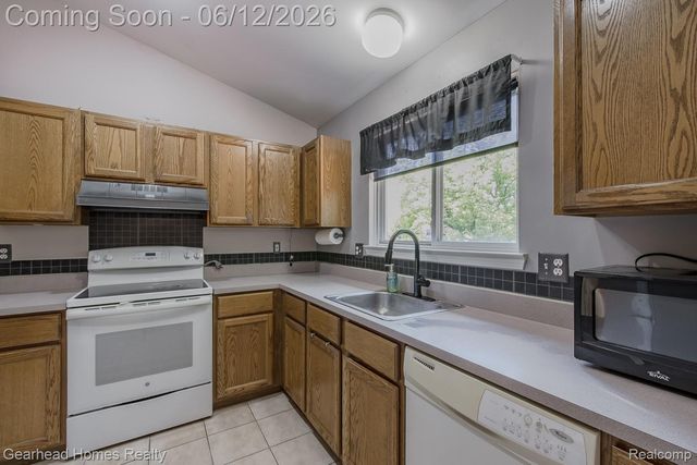 1062 Princeton Drive, Waterford Charter Township, MI 48327
