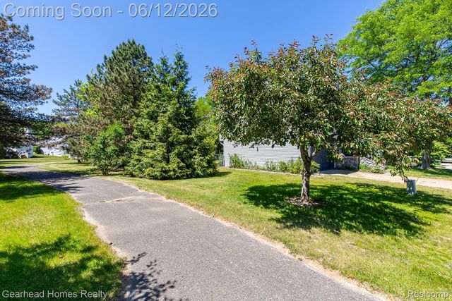 1062 Princeton Drive, Waterford Charter Township, MI 48327