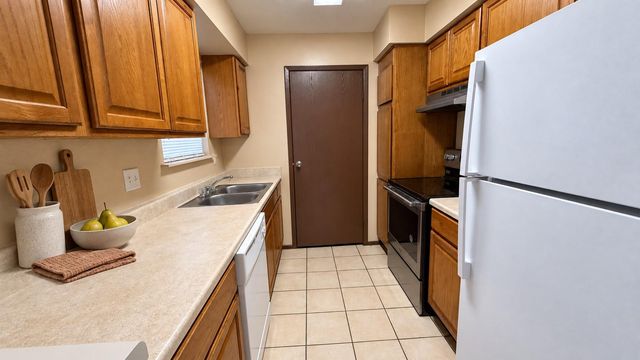 13480 S Thorntree Drive 316, Houston, TX 77015