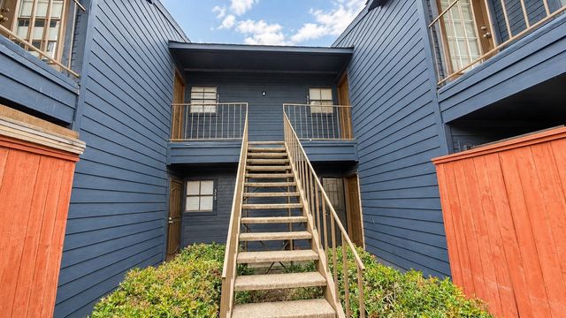 13480 S Thorntree Drive 316, Houston, TX 77015
