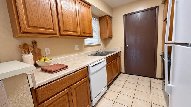 13480 S Thorntree Drive 316, Houston, TX 77015