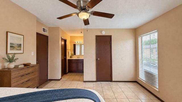 13480 S Thorntree Drive 316, Houston, TX 77015