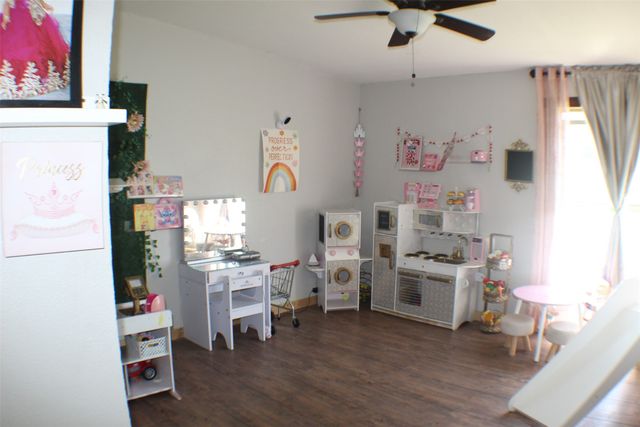 12360 Thomas Lane, Scurry, TX 75158